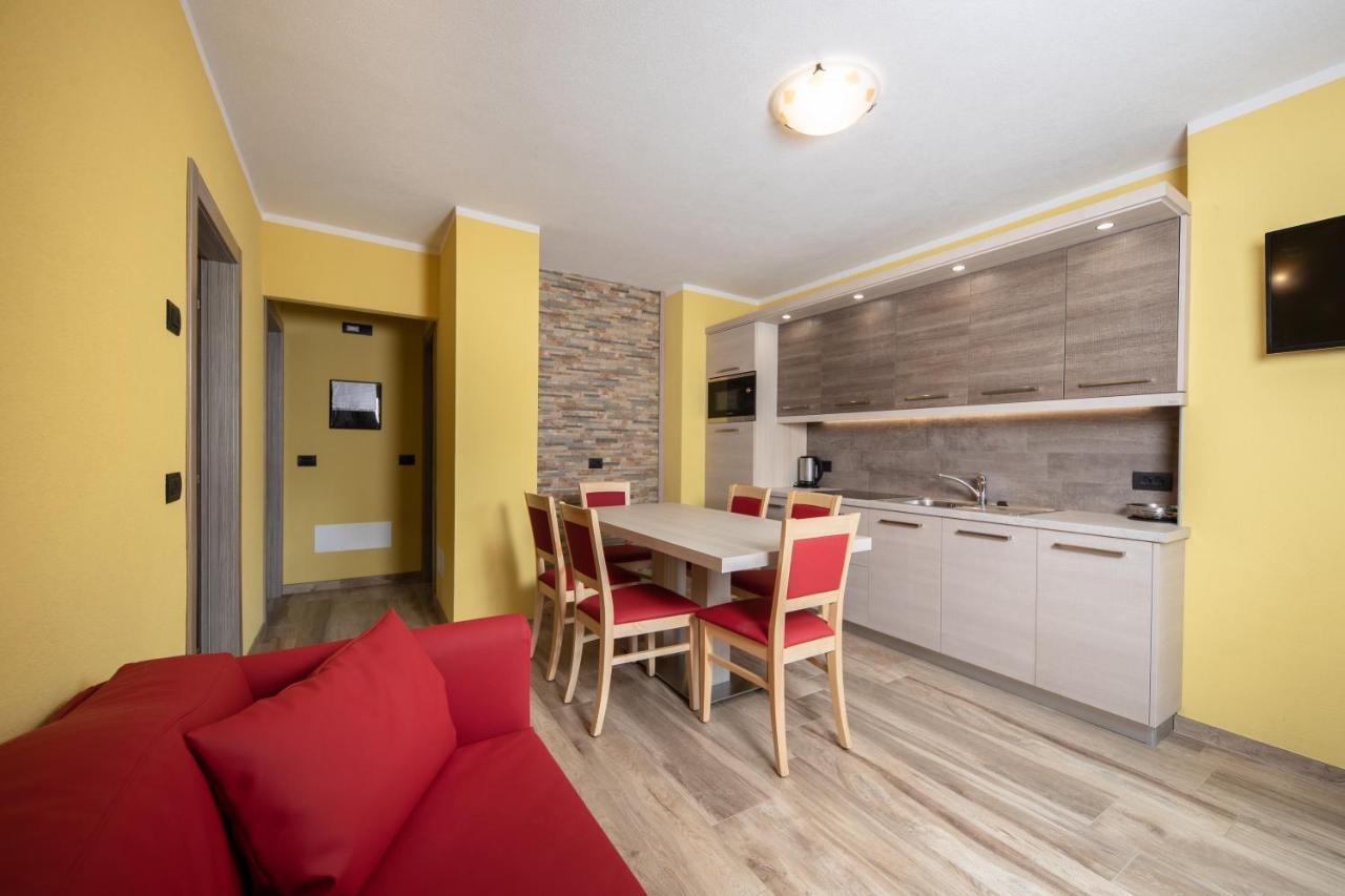 Baita Belvedere - Appartamenti Abar Livigno Bagian luar foto